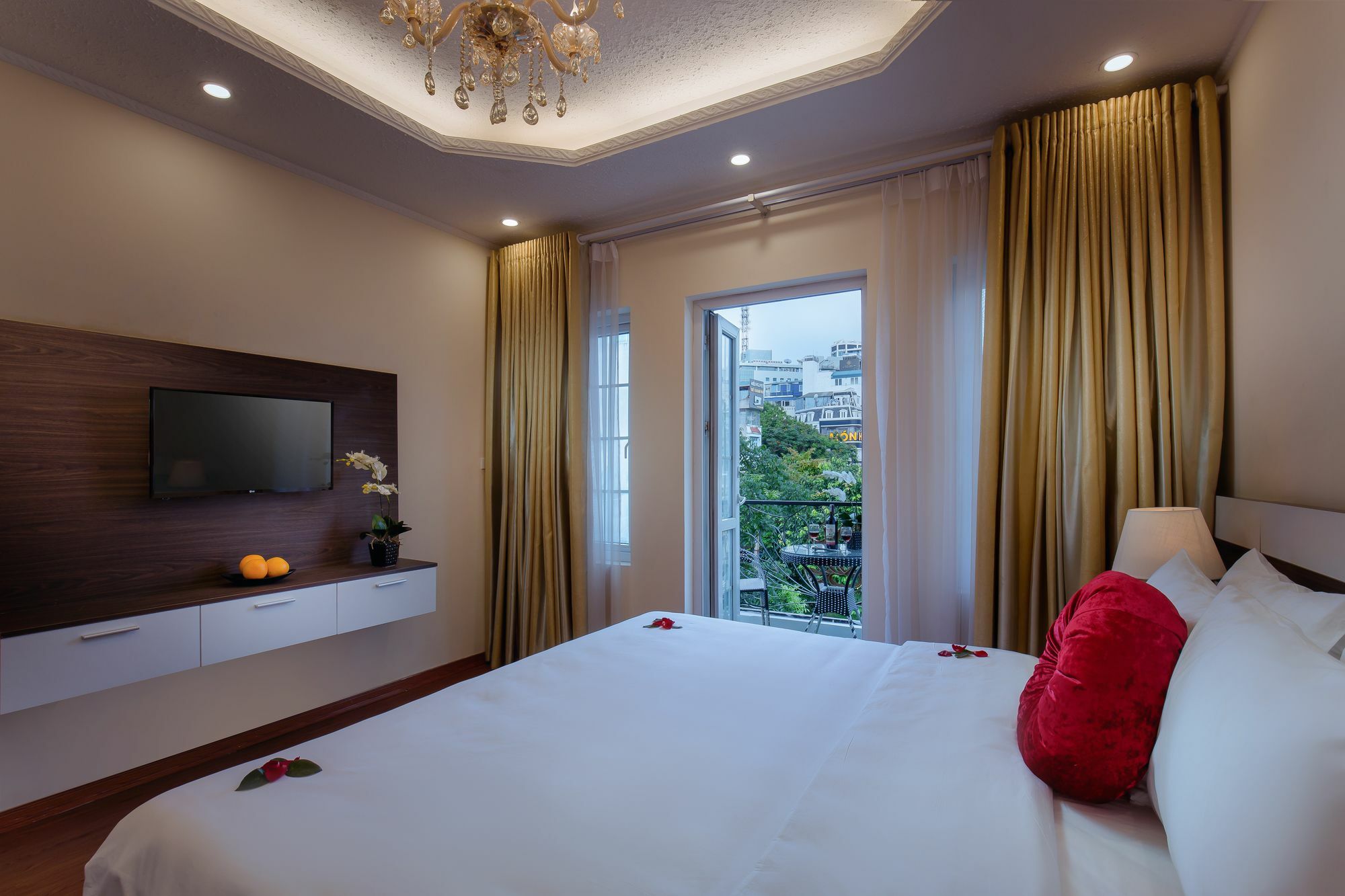 Hanoi Majestic Hotel Exterior photo